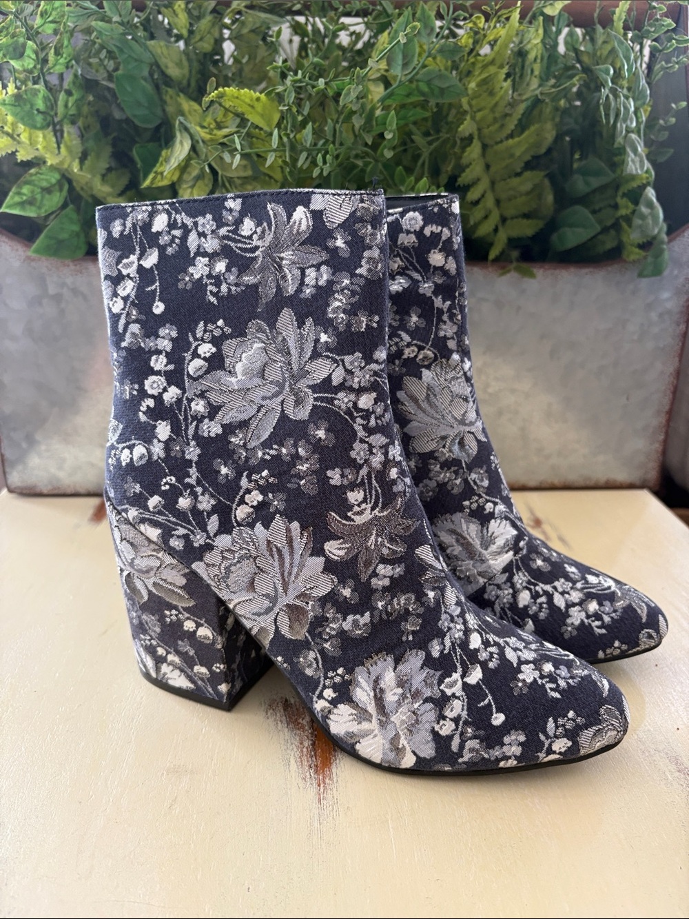 Merona Floral Jacquard denim metallic Navy and Silver Ankle Boots Womens 8.5 NWT